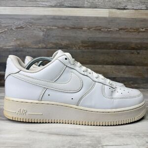 Nike Air Force 1 '07 Low Men's Size 9 White Athletic Lifestyle Shoes Sneakers